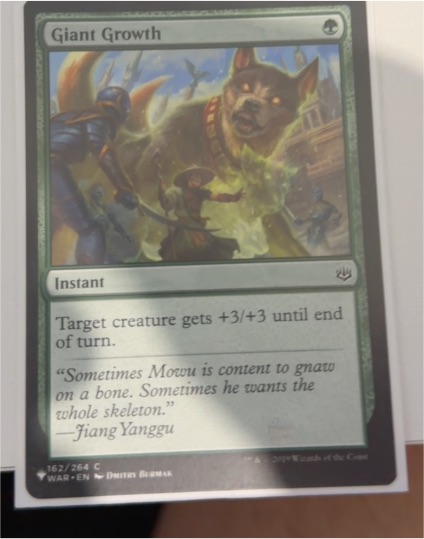 2019 Magic: The Gathering War of the Spark #162 Giant Growth — front