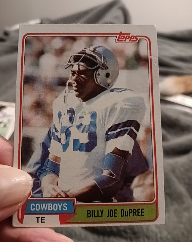 1981 Topps #393 Billy Joe DuPree Dallas Cowboys — front