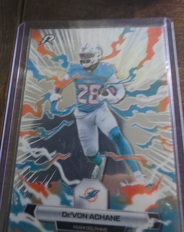 2025 Topps Resurgence #63 De'Von Achane — front
