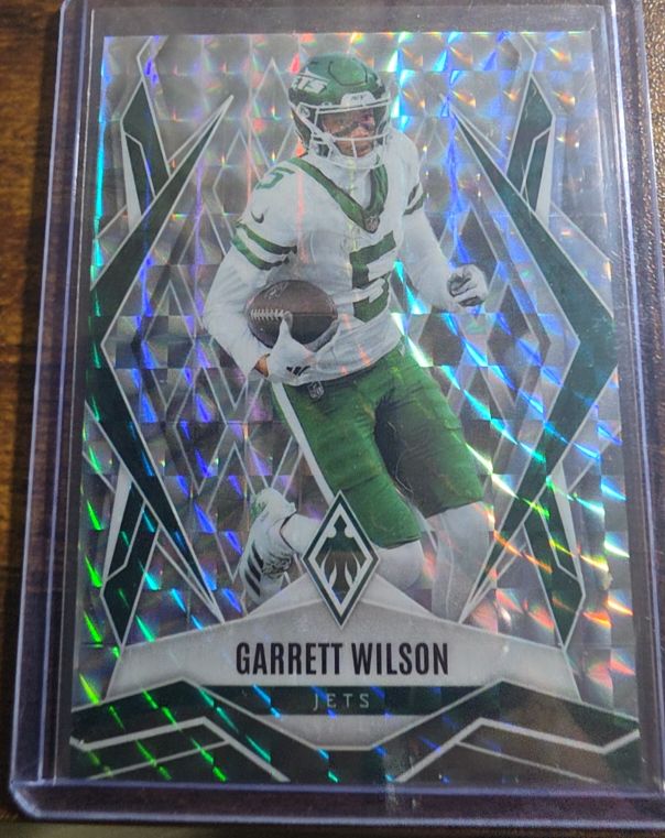 2025 Panini Phoenix #52 Garrett Wilson Silver Pyramids — front