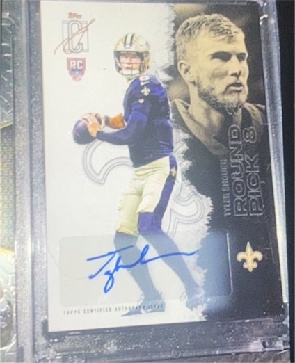 2025 Topps Signature Class #104 Tyler Shough — front