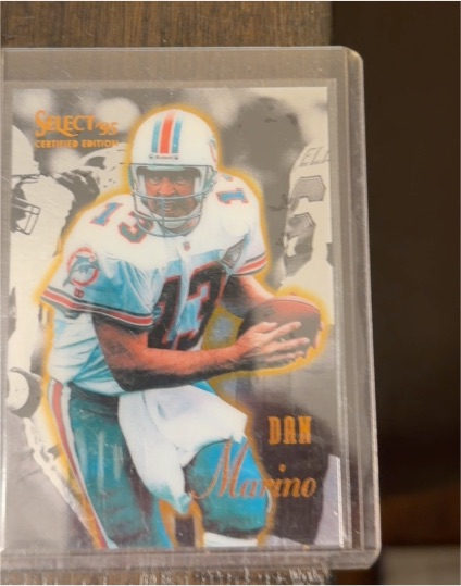 1995 Select Certified Edition #30 Dan Marino — front