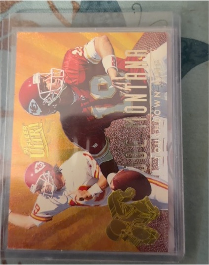 1994 Fleer Ultra Touchdown King #3 Joe Montana — front