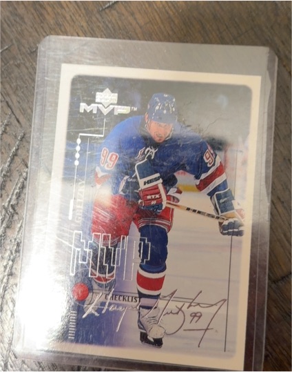 1998-99 Upper Deck MVP #132 Wayne Gretzky — front