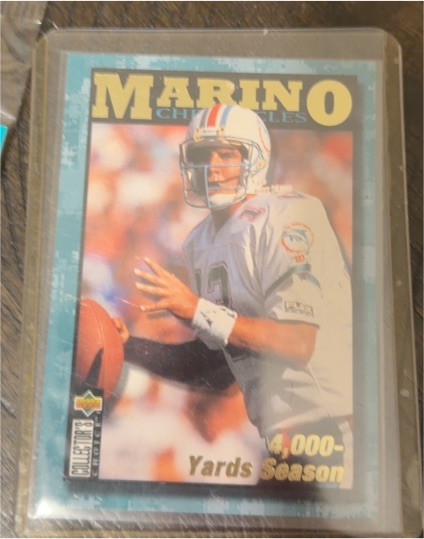1995 Upper Deck Collector's Choice Marino Chronicles #DM6 Dan Marino — front