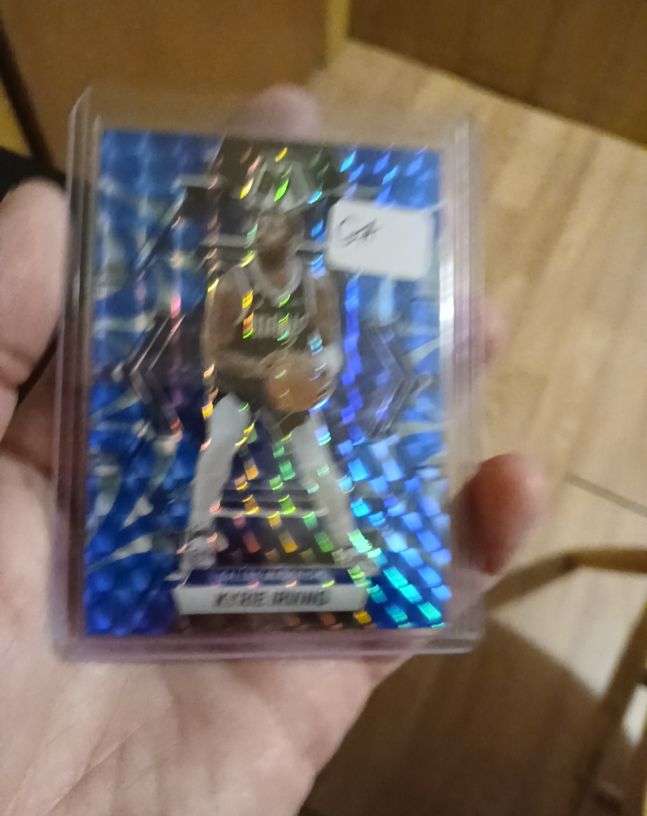 2022-23 Panini Mosaic #13 Kyrie Irving — front