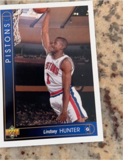 1993-94 Upper Deck #338 Lindsey Hunter — front