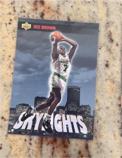 1993-94 Upper Deck #476 Dee Brown Skylights Boston Celtics — front