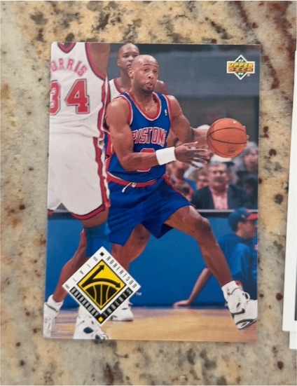 1993-94 Upper Deck #446 Alvin Robertson Detroit Pistons — front