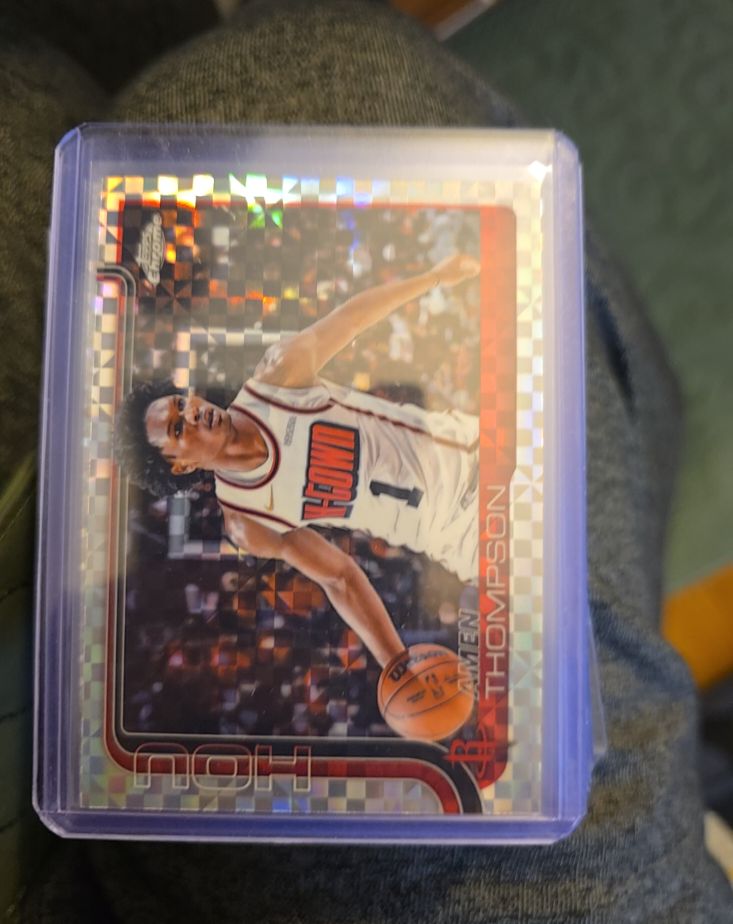 2025-26 Topps Chrome #17 Amen Thompson — front