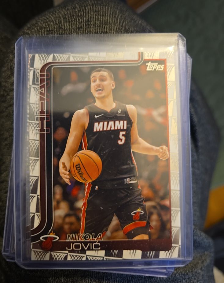 2025-26 Topps #76 Nikola Jovic — front