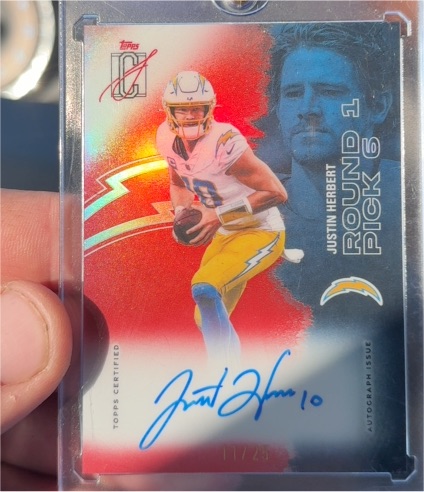 2025 Topps Signature Class #30 Justin Herbert — front