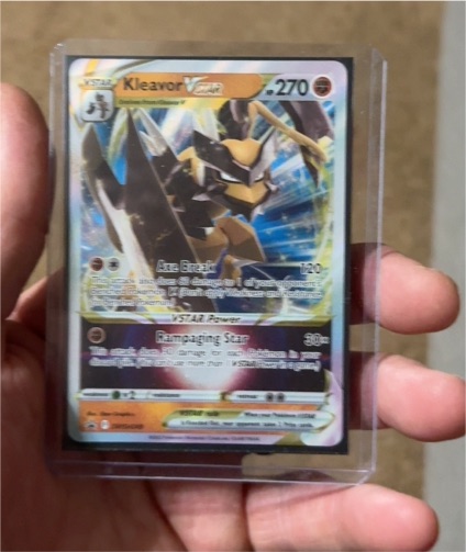 2022 Pokémon SWSH249 Kleavor VSTAR — front