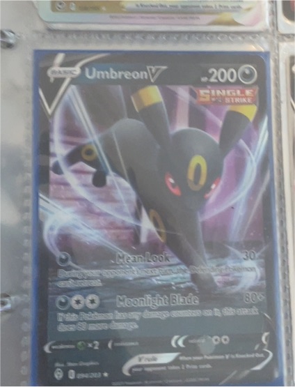 2021 Pokémon #094 Umbreon V — front