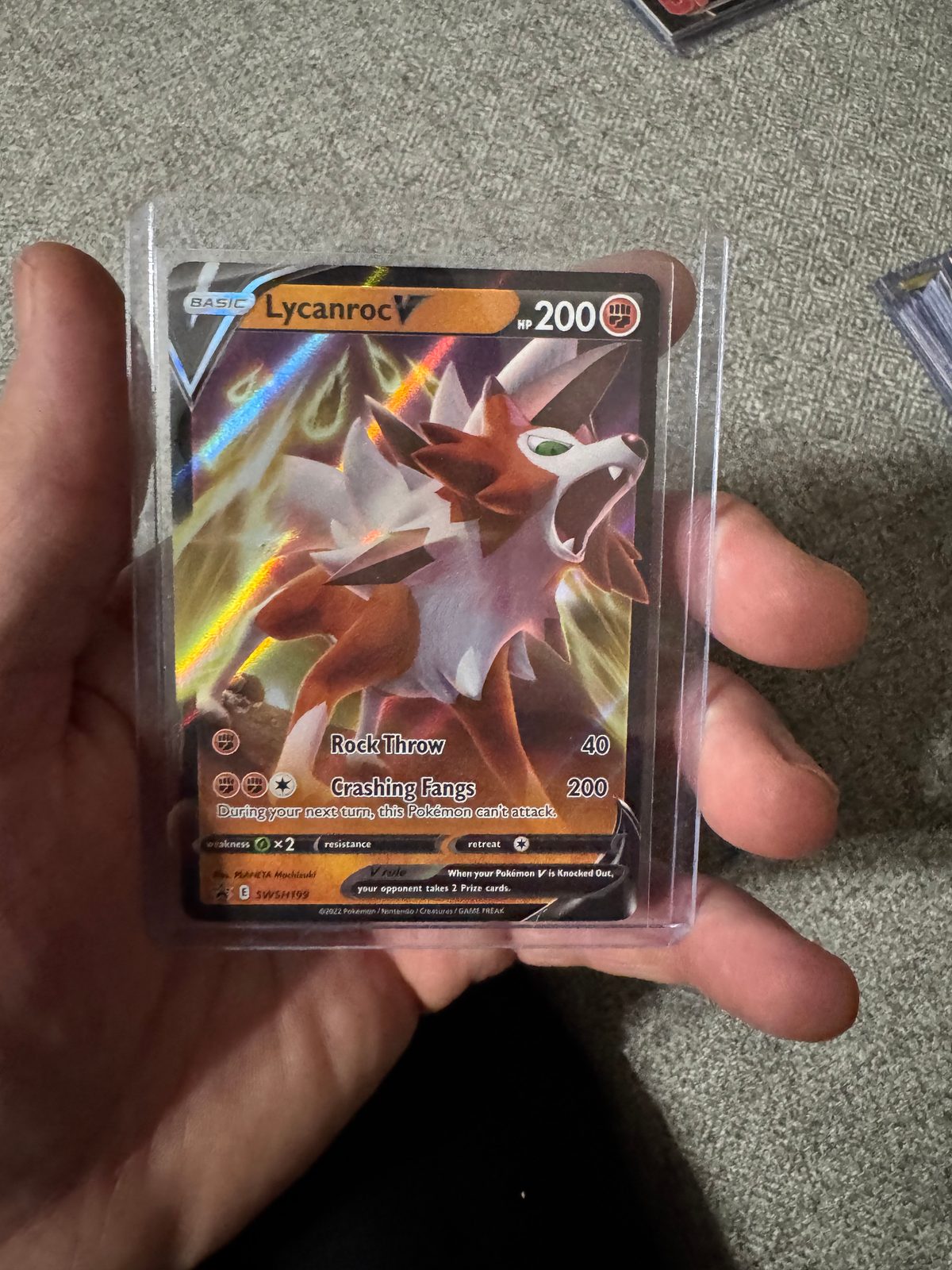 2022 Pokémon TCG Lycanroc V SWSH199 — front