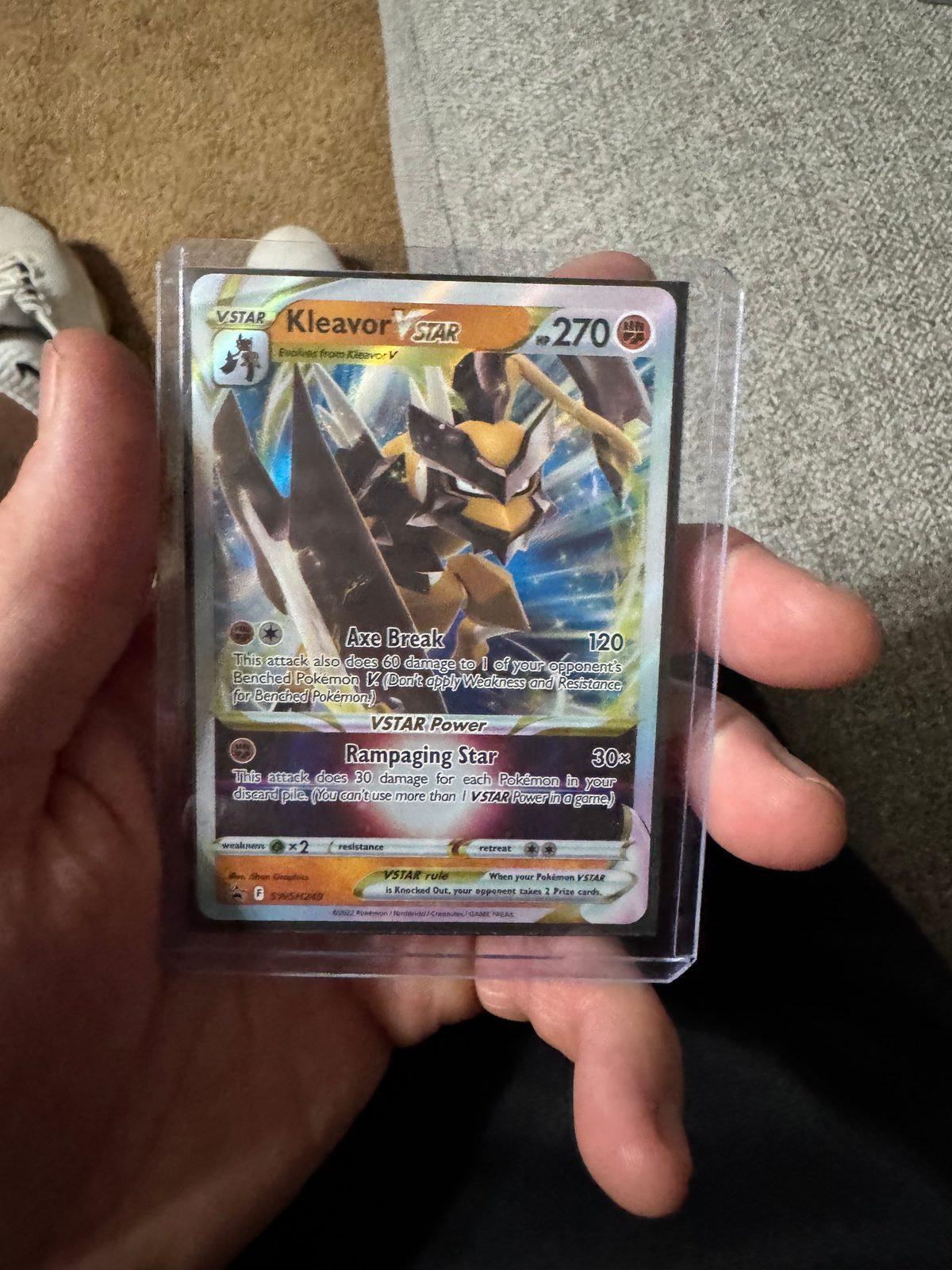 2022 Pokémon SWSH249 Kleavor VSTAR — front