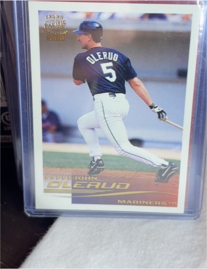 1995 Pacific Crown Collection #266 John Olerud — front