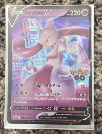 2022 Pokémon TCG SWSH223 Mewtwo V — front
