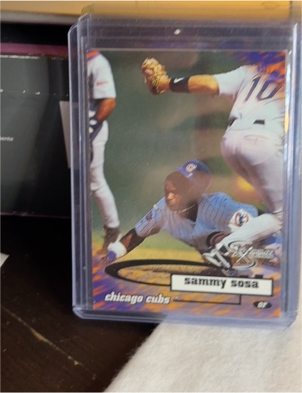 1998 SkyBox Dugout Axcess #7 Sammy Sosa — front