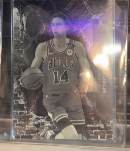 2025 Topps Chrome Cactus Jack #11 Matas Buzelis — front