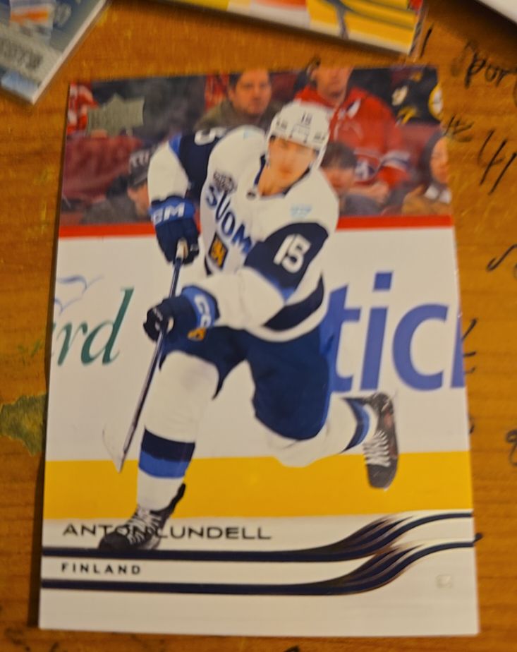2025-26 Upper Deck Extended Series #667 Anton Lundell — front
