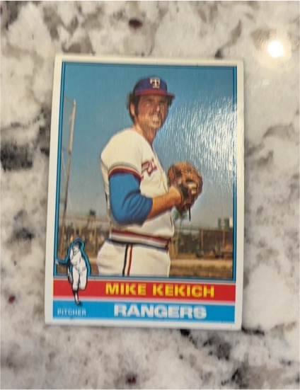 1976 Topps #582 Mike Kekich — front