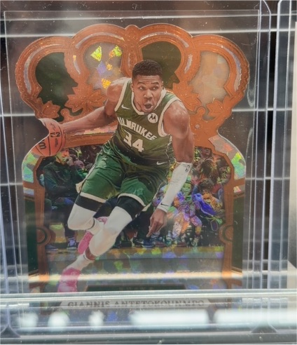 2023-24 Panini Crown Royale Hand Crafted #7 Giannis Antetokounmpo — front