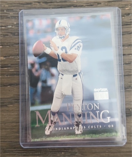 1999 Skybox Premium #34 Peyton Manning — front