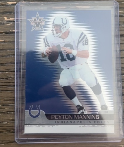 2001 Pacific Vanguard #39 Peyton Manning — front