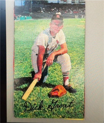 1964 Topps Giants #19 Dick Groat — front