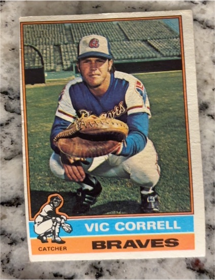 1976 Topps #608 Vic Correll — front