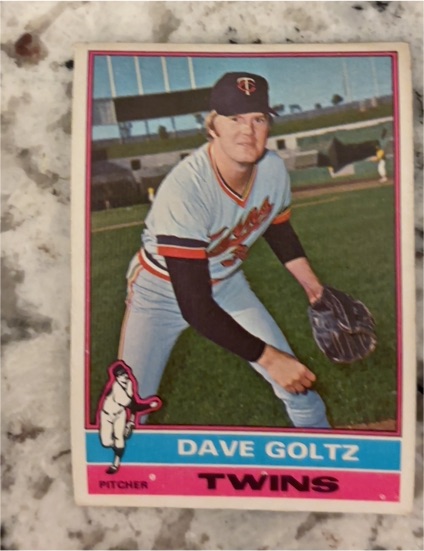1976 Topps #136 Dave Goltz Minnesota Twins — front