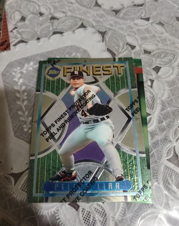 1995 Topps Finest #154 Rick Aguilera — front