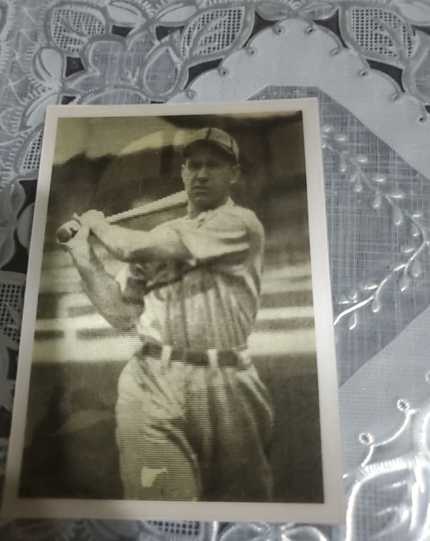 1986 Sportflics Decades Great 3D Baseball Card #018 Enos Slaughter — front