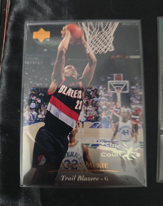1995-96 Upper Deck Electric Court #198 Mookie Blaylock — front