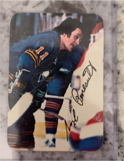 1976-77 Topps #9 Gilbert Perreault — front