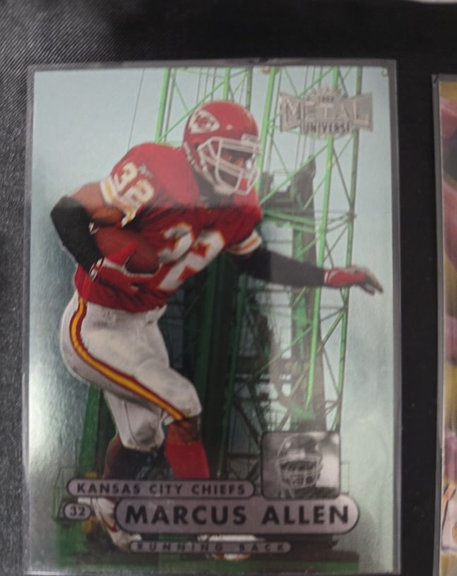 1998 Fleer Metal Universe #35 Marcus Allen — front