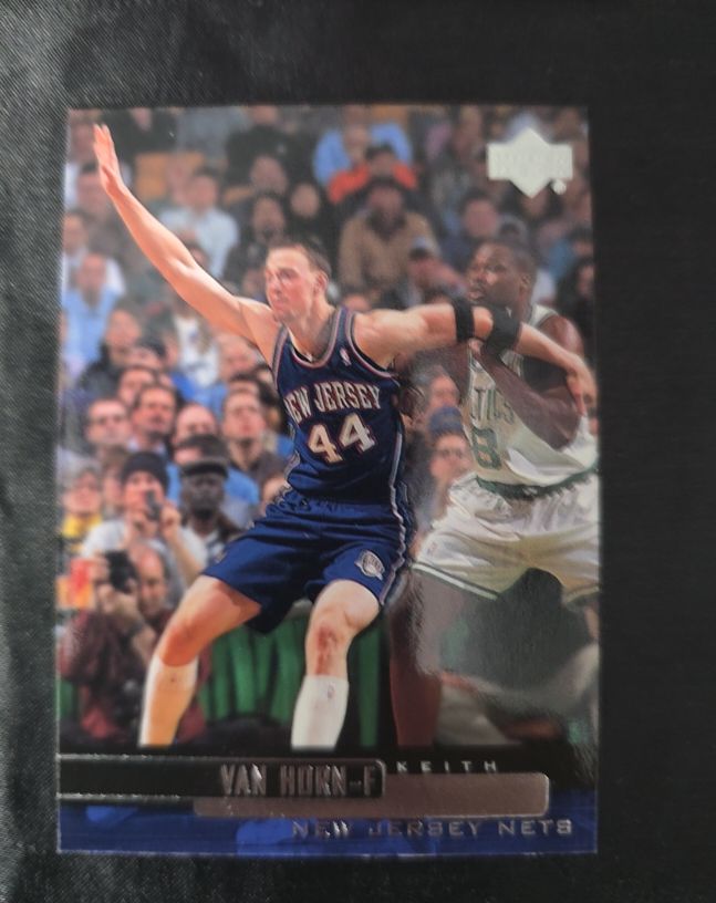 1999-00 Upper Deck #75 Keith Van Horn — front