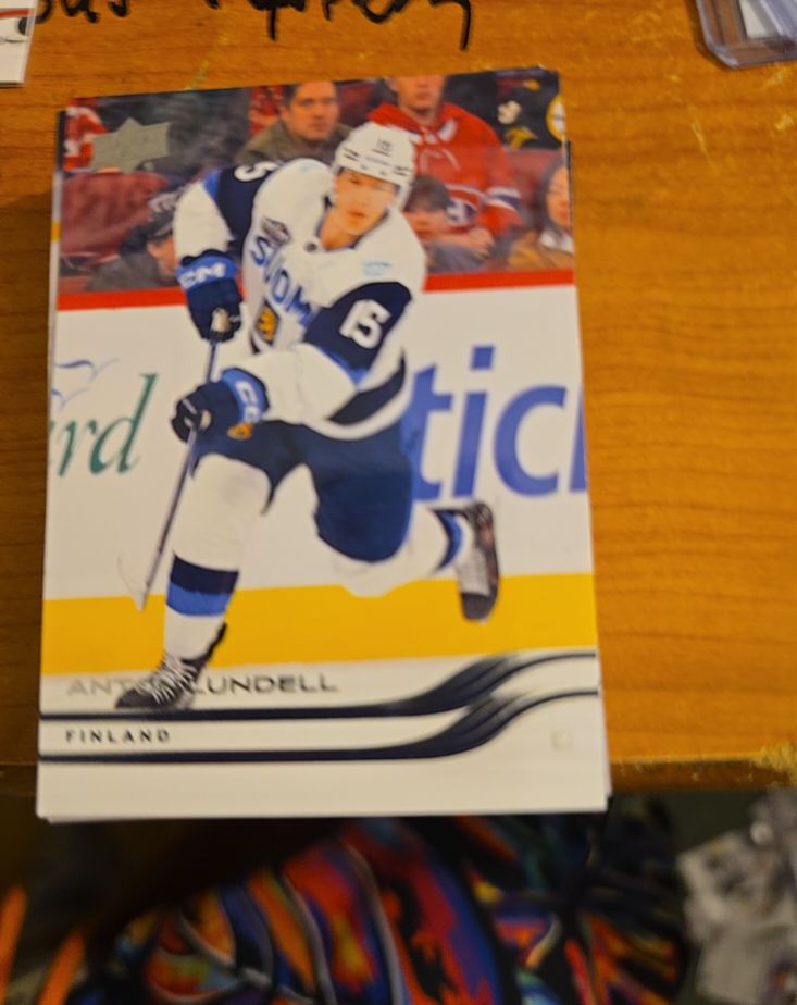 2025-26 Upper Deck Extended Series #667 Anton Lundell — front