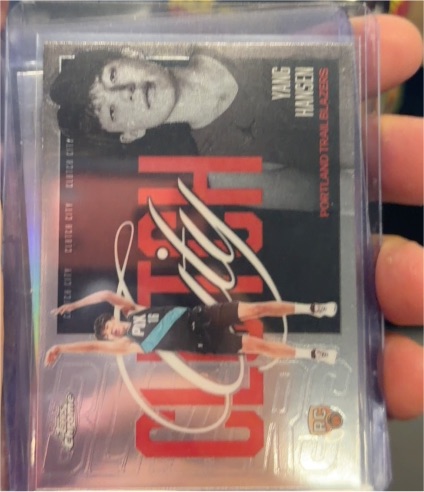 2025-26 Topps Chrome Update #YQ-6 Yang Hansen Clutch City — front