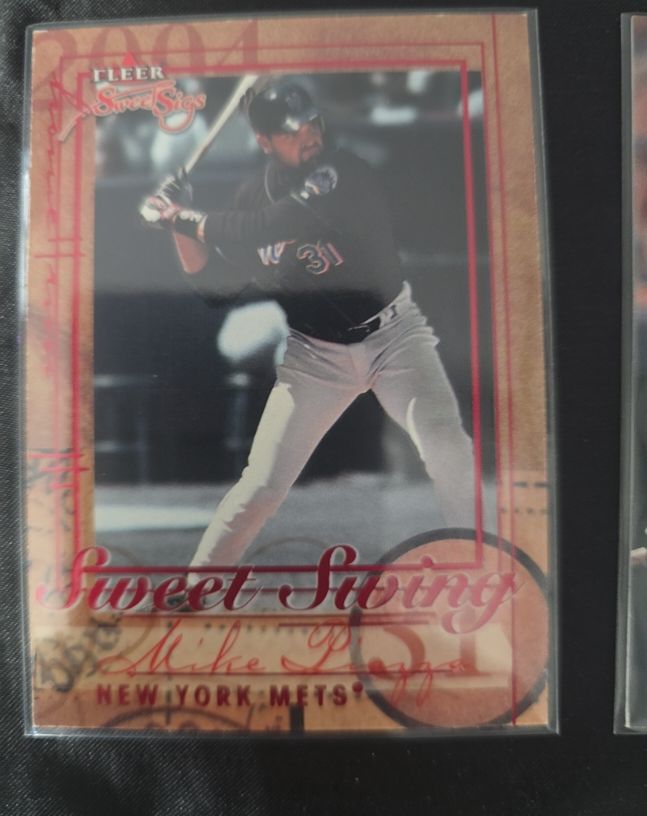 2004 Fleer Sweet Sigs Sweet Swing Mike Piazza #11SS — front