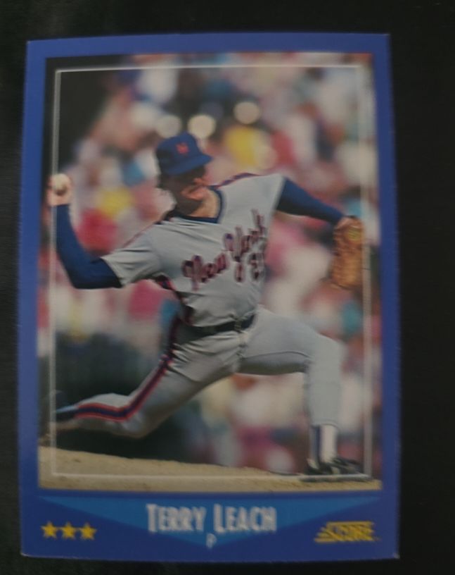 1988 Score #203 Terry Leach — front