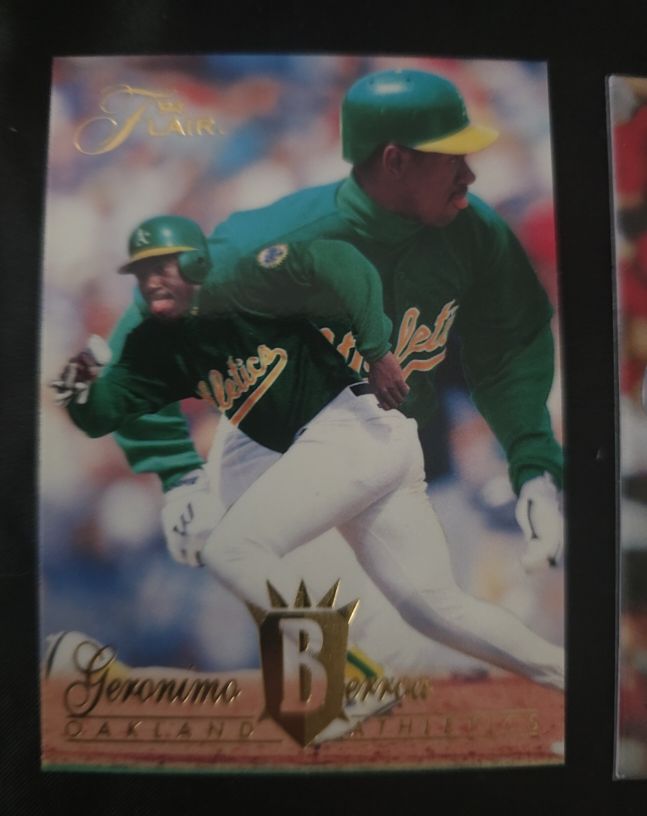 1994 Fleer Flair #328 Geronimo Berroa — front