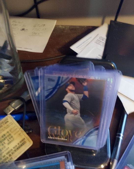 2023 Topps Glove Alex Gordon — front