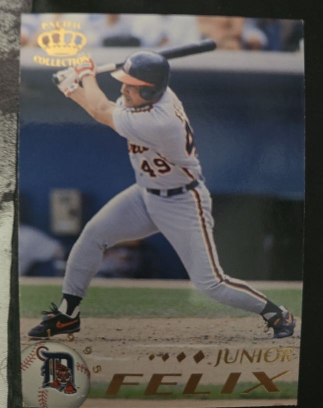 1995 Pacific #150 Junior Felix — front