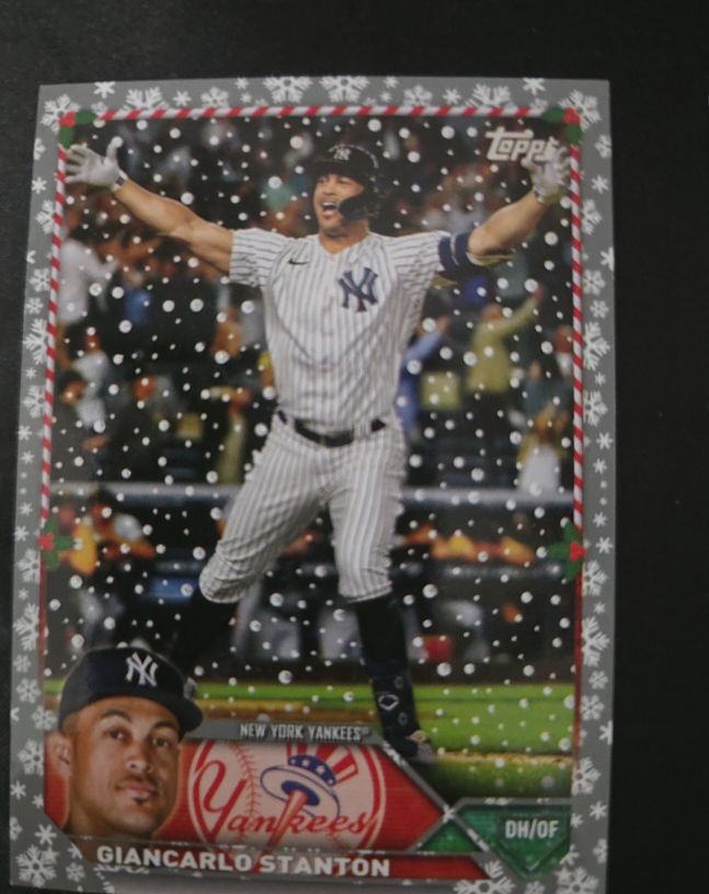 2023 Topps Holiday #H25 Giancarlo Stanton — front