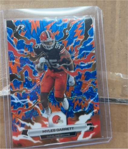2025 Topps Resurgence #23 Myles Garrett — front