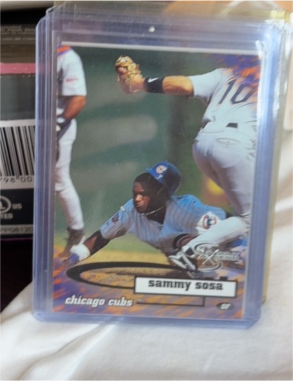 1998 SkyBox Dugout Axcess #7 Sammy Sosa — front