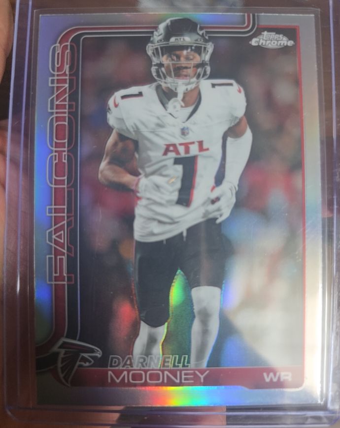2025 Topps Chrome #11 Darnell Mooney — front