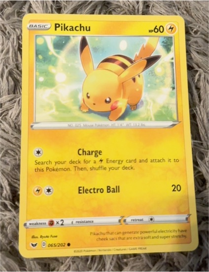 2020 Pokémon #065 Pikachu Sword & Shield — front